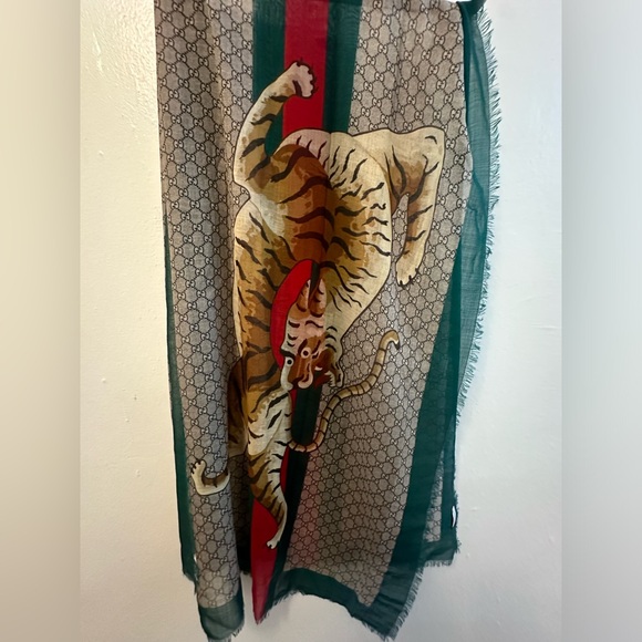 Gucci Scarf - Picture 10 of 17